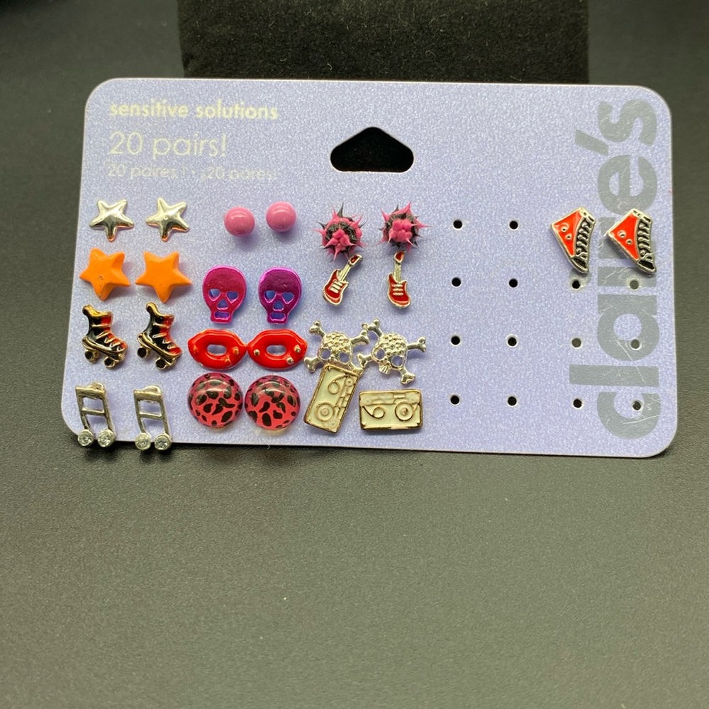 Item 484 Claire'e Earrings 13 pair